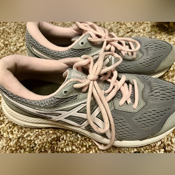 Women’s ASICS Sneakers 8.5D - Picture 4 of 6